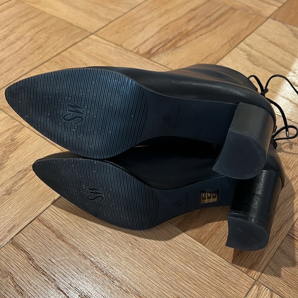 Stuart Weitzman Gardiner Block-Heel Ankle Booties - Picture 10 of 10